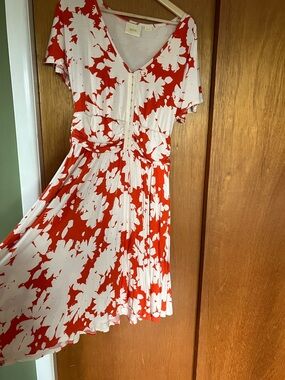 Maeve Red and White Floral V-Neck Midi Dress